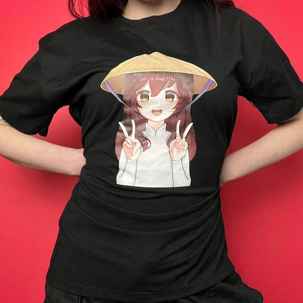 Be yourself  / Black tee shirt with anime girl​​​